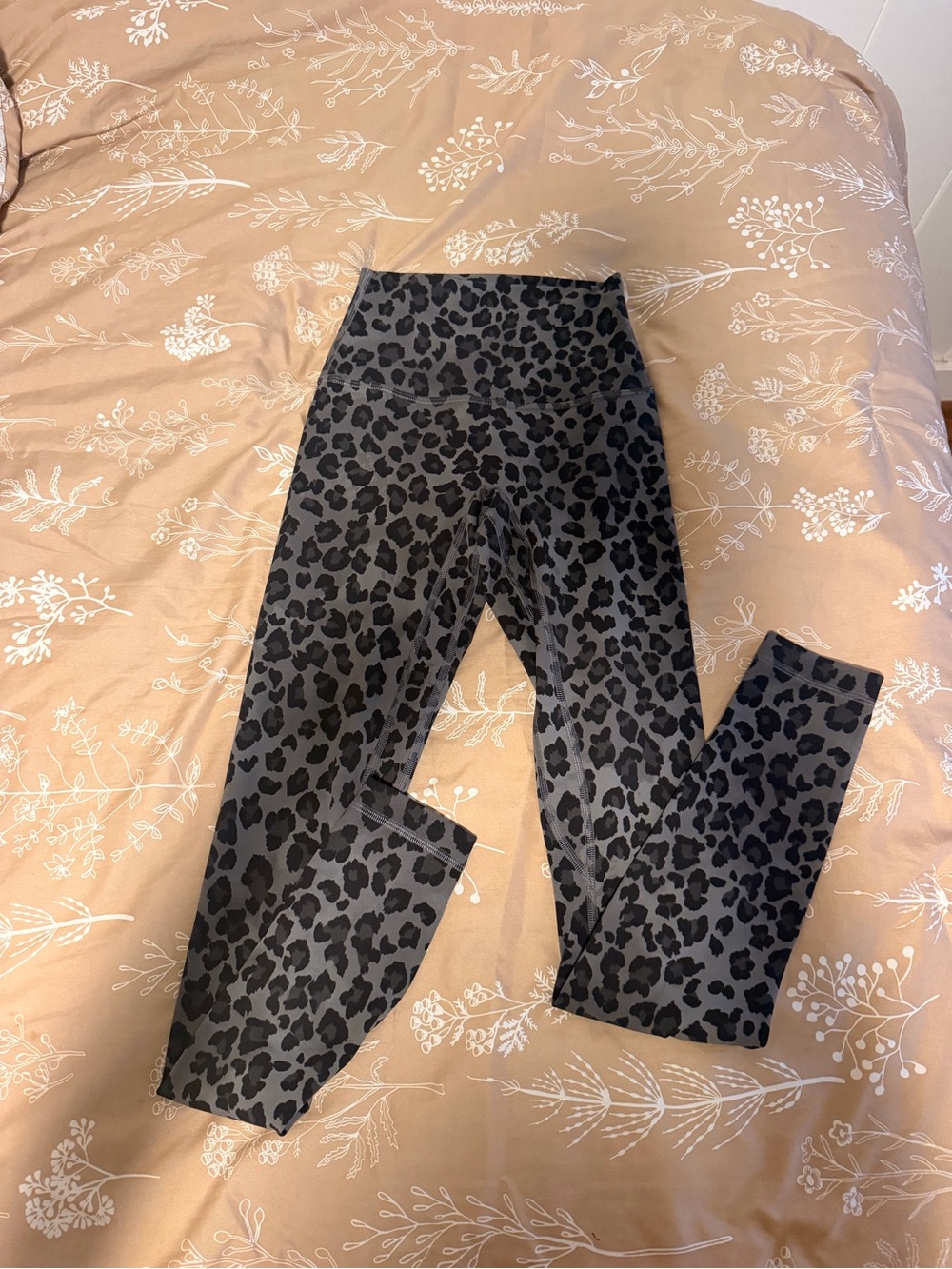 Lululemon Leopard Print No Line Leggings